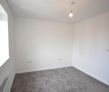 2 bedroom semi-detached house to rent - Photo 6