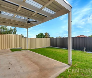 Modern Family Living in a Convenient Location - Photo 4