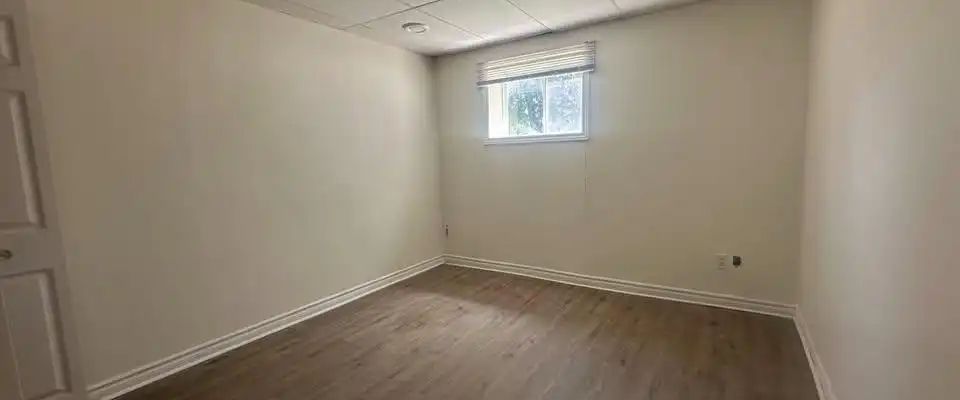BASEMENT - 821 10TH LINE — 1 Bedroom - Photo 1