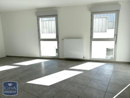 Location Appartement 2 pièces 50m² ST ETIENNE 42000 - Photo 2