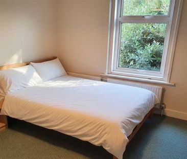 Bedroom Detached House In Bournemouth, BH9 - Photo 2