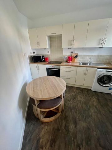 2 bedroom flat to rent - Photo 5