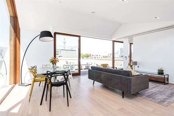 A stunning penthouse apartment in the popular Barts Square - Photo 1