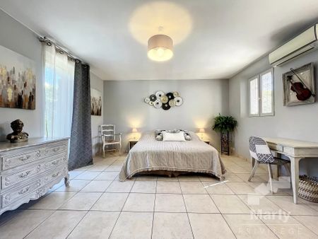 Ravissante villa de 300 m2 à Mougins à louer meublée à l'année - Photo 2