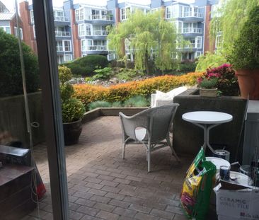 Furnished 1 Bedroom Suite – Prestigious Island Park Way - Photo 2