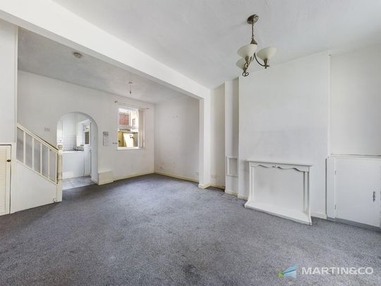 2 bedroom end of terrace house to rent - Photo 1