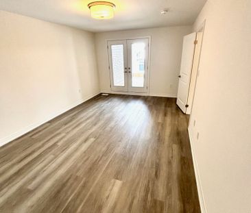 For Lease - 3028 Sandy Acres Avenue, Severn, Ontario - Photo 4