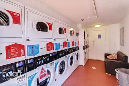 1 bedroom in a flat share to rent - Photo 2