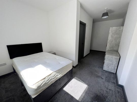 4 bedroom Student Flat to rent in Medburn House, Barker Street, Shieldfield, Newcastle Upon Tyne - Photo 1