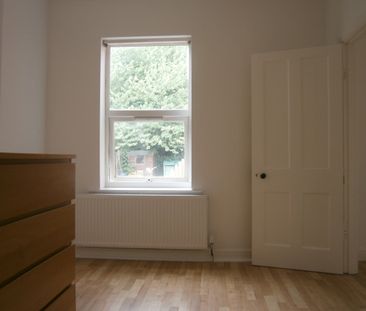 3 Bed Terraced House, Richmond Hill, LU2 - Photo 2