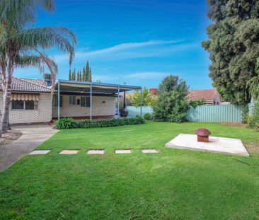 Beautiful Renovated Three Bedroom Home - Photo 2