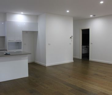 Conveniently located modern unit - Photo 5