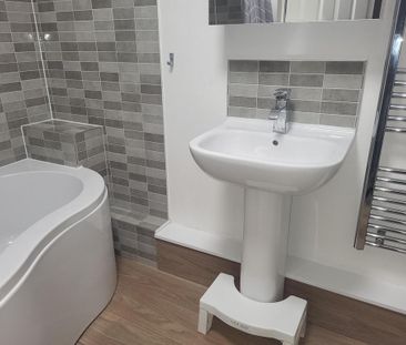 3 bedroom terraced house to rent - Photo 4