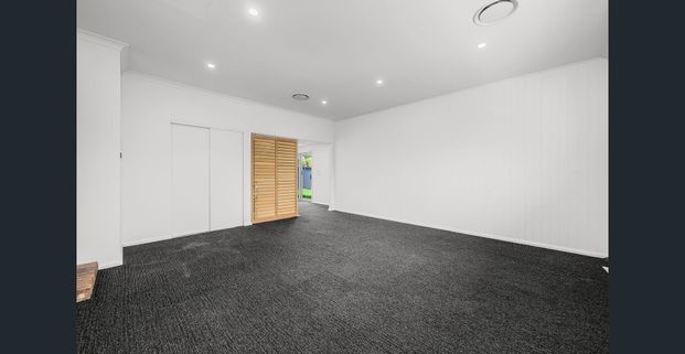 Waterfront Living in a Premier Mermaid Waters Pocket - Photo 1