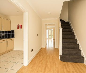 4 bedroom terraced house to rent - Photo 1