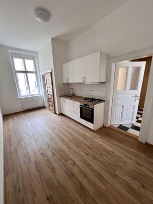 Pronájem bytu 2+1 64 m² - Photo 1