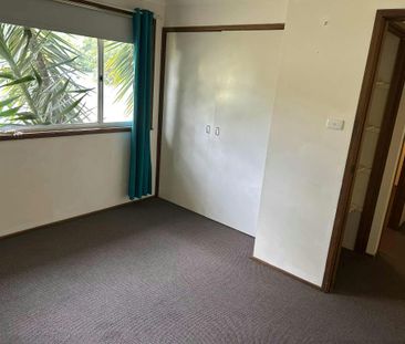 Tidy Three Bedroom in Oxley Vale - Photo 6