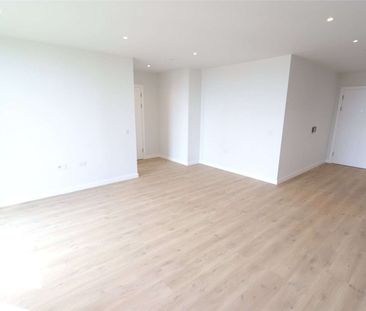 Unfurnished One Bedroom Apartment in the Meadowside Development. - Photo 6