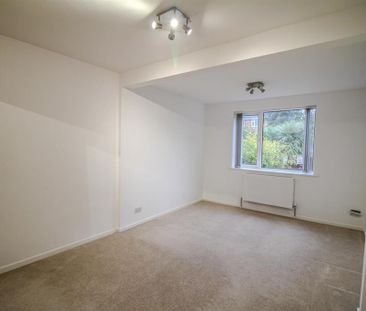 4 bedroom detached house to rent - Photo 6