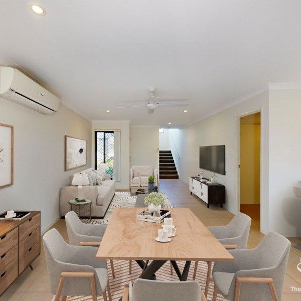 2 level 3 bedroom townhouse - Photo 1