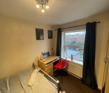 Rockingham Avenue, Tang Hall - P2169 - Photo 5