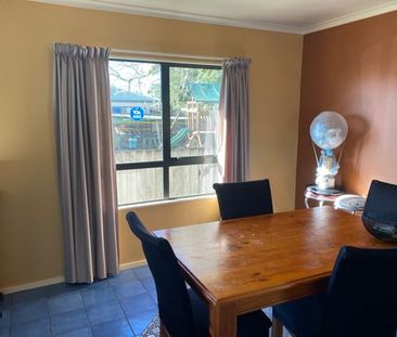 Two storey family home - Photo 3