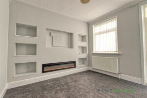 2 BEDROOM House - Semi-Detached - Photo 2