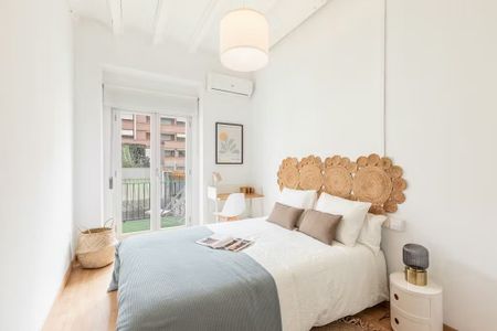 Calle Hernán Cortés, Valencia, Valencian Community 46004 - Photo 2