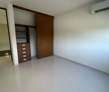 CASA DE DOS PISOS EN RENTA EN TEMOZON NORTE - Foto 3