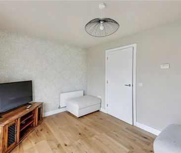 2 bedroom end of terrace house to rent - Photo 1