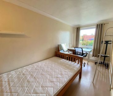 2 bedroom Flat To Let Total Size: 485 SQ FT - Photo 1