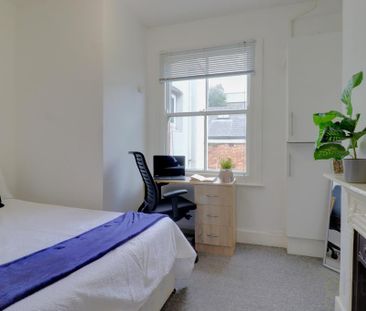 3 bedroom flat to rent - Photo 3