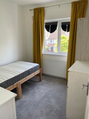 Room in a Shared House, Renters Avenue, NW4 - Photo 2