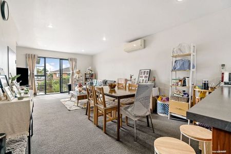 Charming 3BR Townhouse in Avondale! - Photo 4