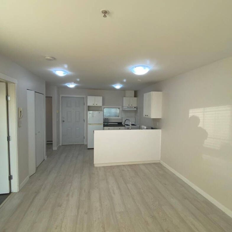 #403-121 East 12th Street, North Vancouver - Photo 1