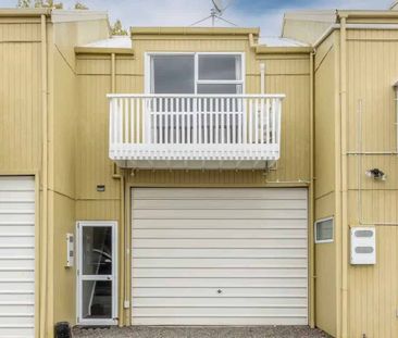 Beautifully presented on Turanga Place! - Photo 5