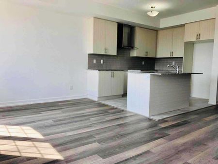 For Lease - 7 Heswall Lane, Newmarket, Ontario - Photo 5