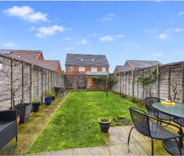 2 bedroom House in Power Close, Wokingham - Photo 6