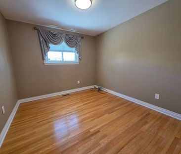 For Lease - 3161 Rymal Road Unit# (Main/Upper Level), Mississauga, ... - Photo 3