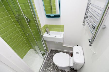 7 bedroom private hall to rent - Photo 5