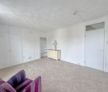 3 bedroom flat to rent - Photo 2