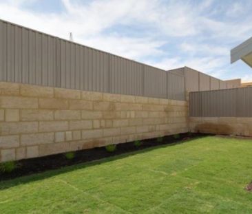 SPACIOUS FAMILY HOME - Photo 5