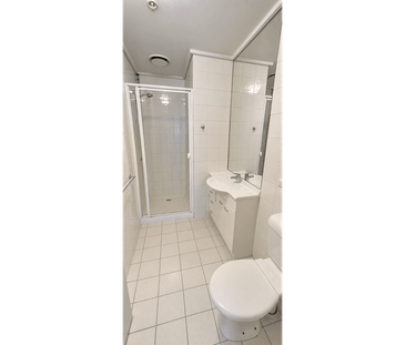 UNFURNISHED - Spacious 2 bedroom apartment! - Photo 6