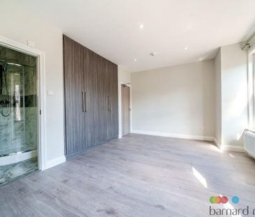4 bedroom end of terrace house to rent - Photo 1