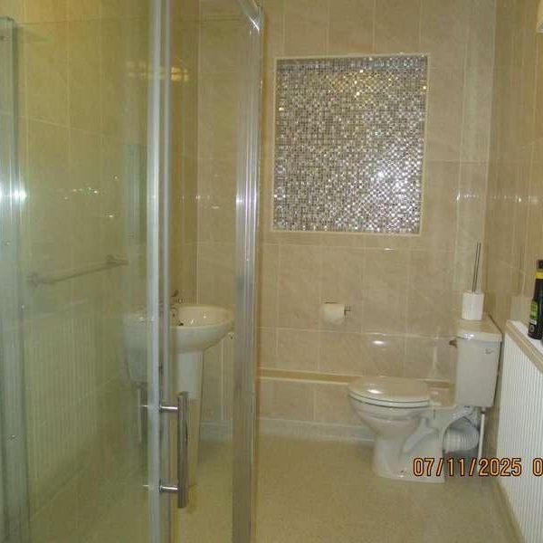 Moredon, Swindon, SN25 - Photo 1