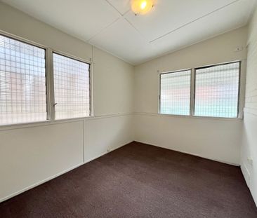 2-3 bedroom Brick Home - GREAT LOCATION - Photo 4