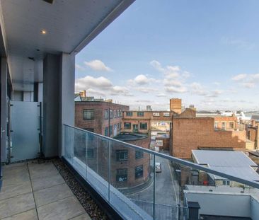 2 bedroom flat to rent - Photo 2