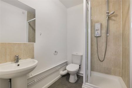 4 bedroom flat to rent - Photo 3