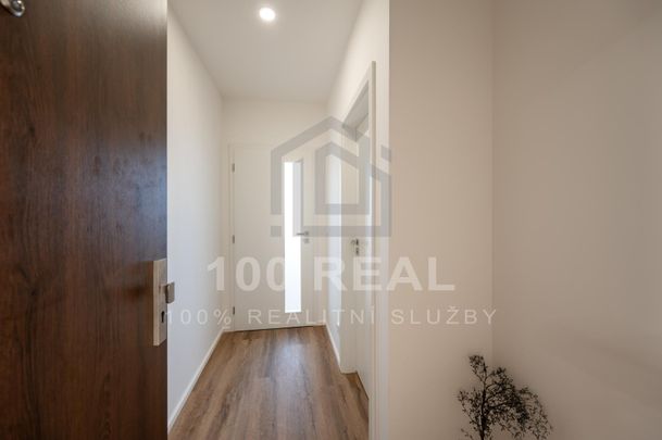 Pronájem bytu 1+kk a garsoniéry 29 m², Průmyslová 1200, Hradec Králové - Fotografie 1