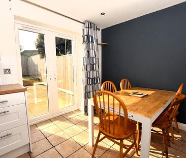 3 bedroom semi-detached house to rent - Photo 6